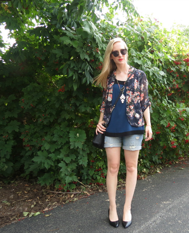 kut from the kloth boyfriend shorts, lc lauren conrad blazer, kensie tank, loft necklace, nine west wedges, oasap round sunglasses