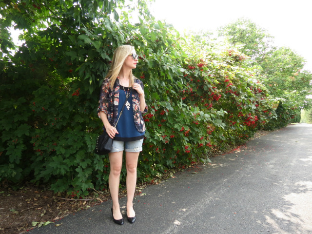 kut from the kloth boyfriend shorts, lc lauren conrad blazer, kensie tank, loft necklace, nine west wedges, oasap round sunglasses