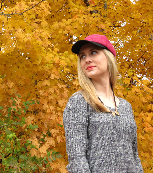 fashion baseball cap, outfit with baseball cap, guess cutout ankle boots, ankle boots with cuffed jeans