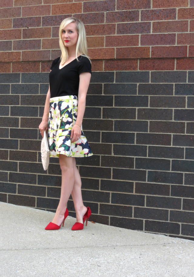 cove floral skirt, chinese laundry red suede d'orsay pumps, date night outfit