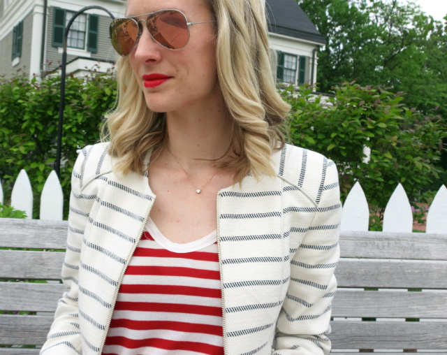double stripes, skinny jeans, red d'orsay pumps, pink Ray Ban aviators, bucket bag