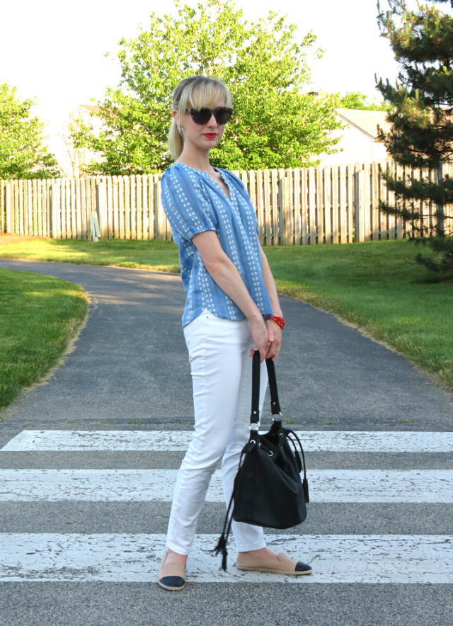 embroidered top, white skinny jeans, bucket bag, leather cap-toe espadrilles, coral bracelet stack
