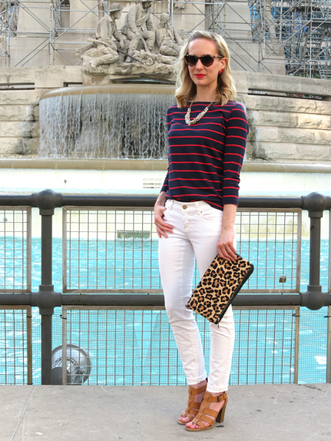 21 SUMMER WEEKEND OUTFIT IDEAS white jeans + striped tee + leopard bag
