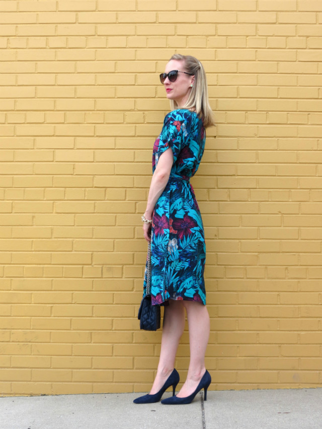 floral midi dress outfit, navy heels and bag, cateye sunglasses, kendra scott accessories