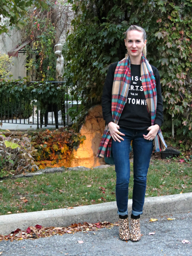graphic sweatshirt, plaid blanket scarf, leopard ankle boots, cuffed jeans with ankle boots