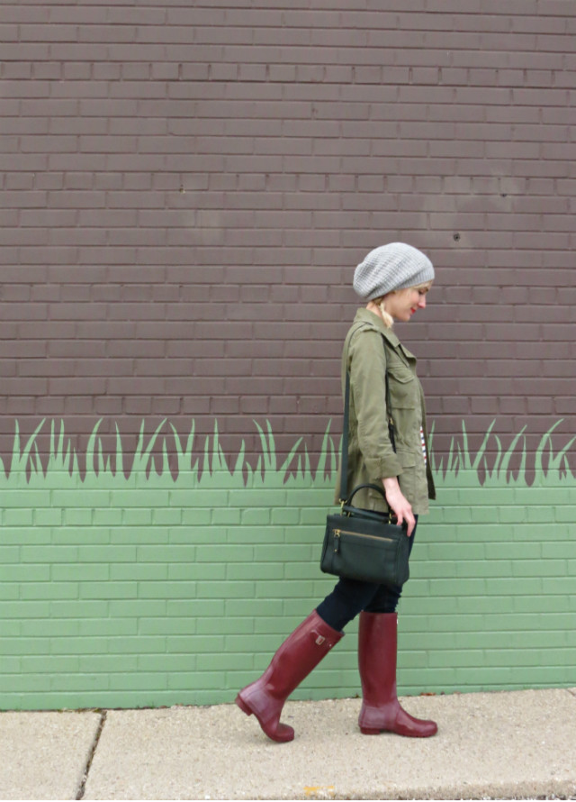 Hunter rain boots, red and blue striped shirt, Madewell army jacket, gray knit beanie