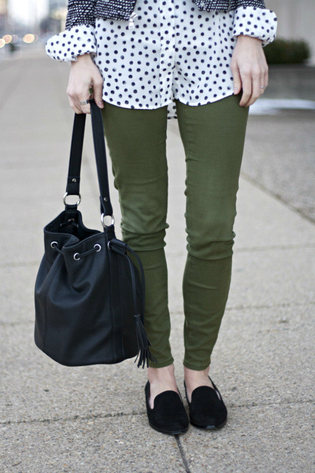 mixed prints, olive skinny pants, suede smoking flats, bucket bag, Indianapolis style blog