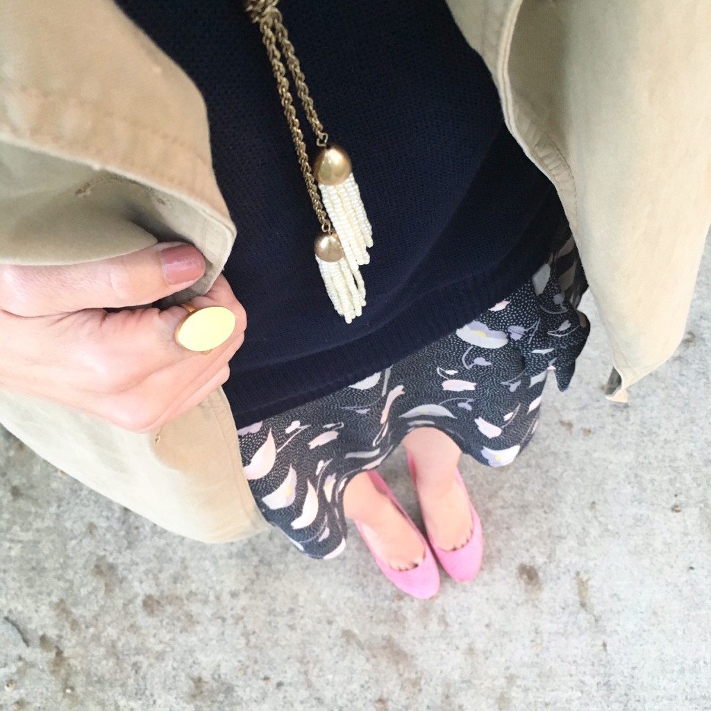 trench coat, pink pumps