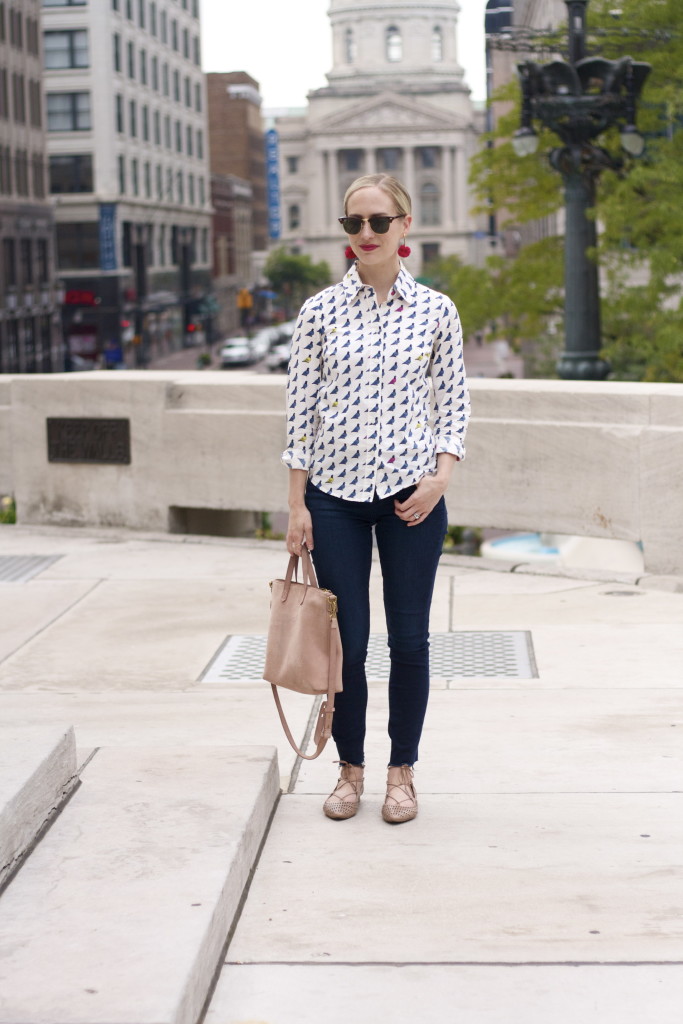 Boden print shirt, Articles of Society skinny frayed jeans, lace up flats, Ray Ban Clubmasters, Madewell suede transport tote