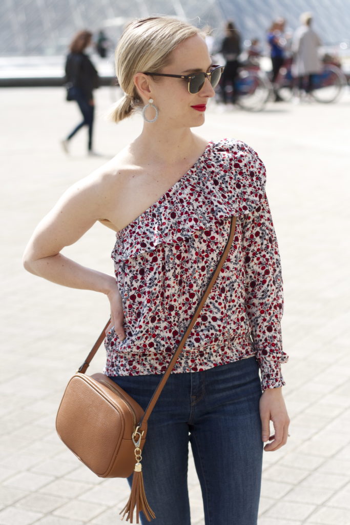 asymmetrical top, ruffle one shoulder, Ray Ban Clubmasters