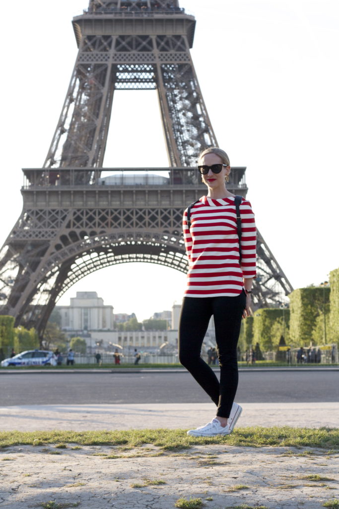 Paris tourist, Eiffel tower, Chuck Taylors