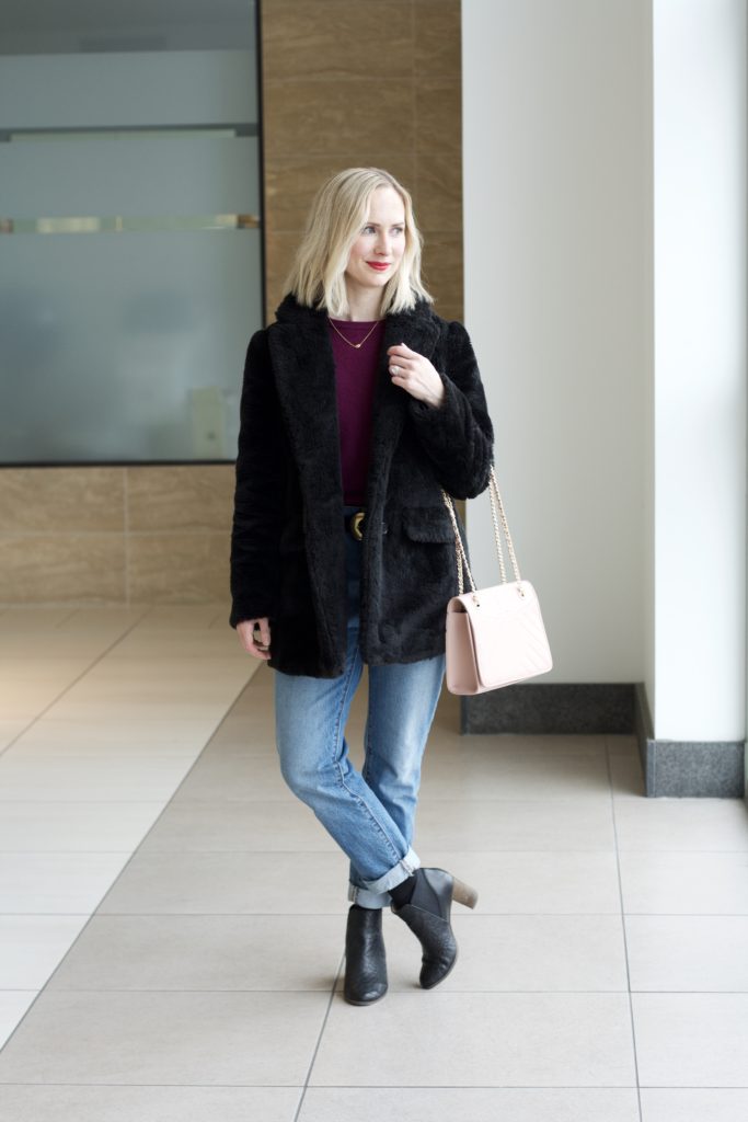 mom jeans with ankle boots, cold weather outfits, statement belt, teddy coat