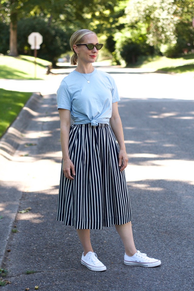 striped midi skirt, knotted tshirt, converse lowtops, retro sunglasses